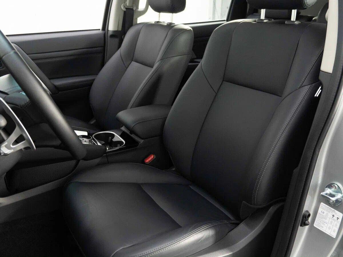 Mitsubishi Montero Sport 2022, серебряный