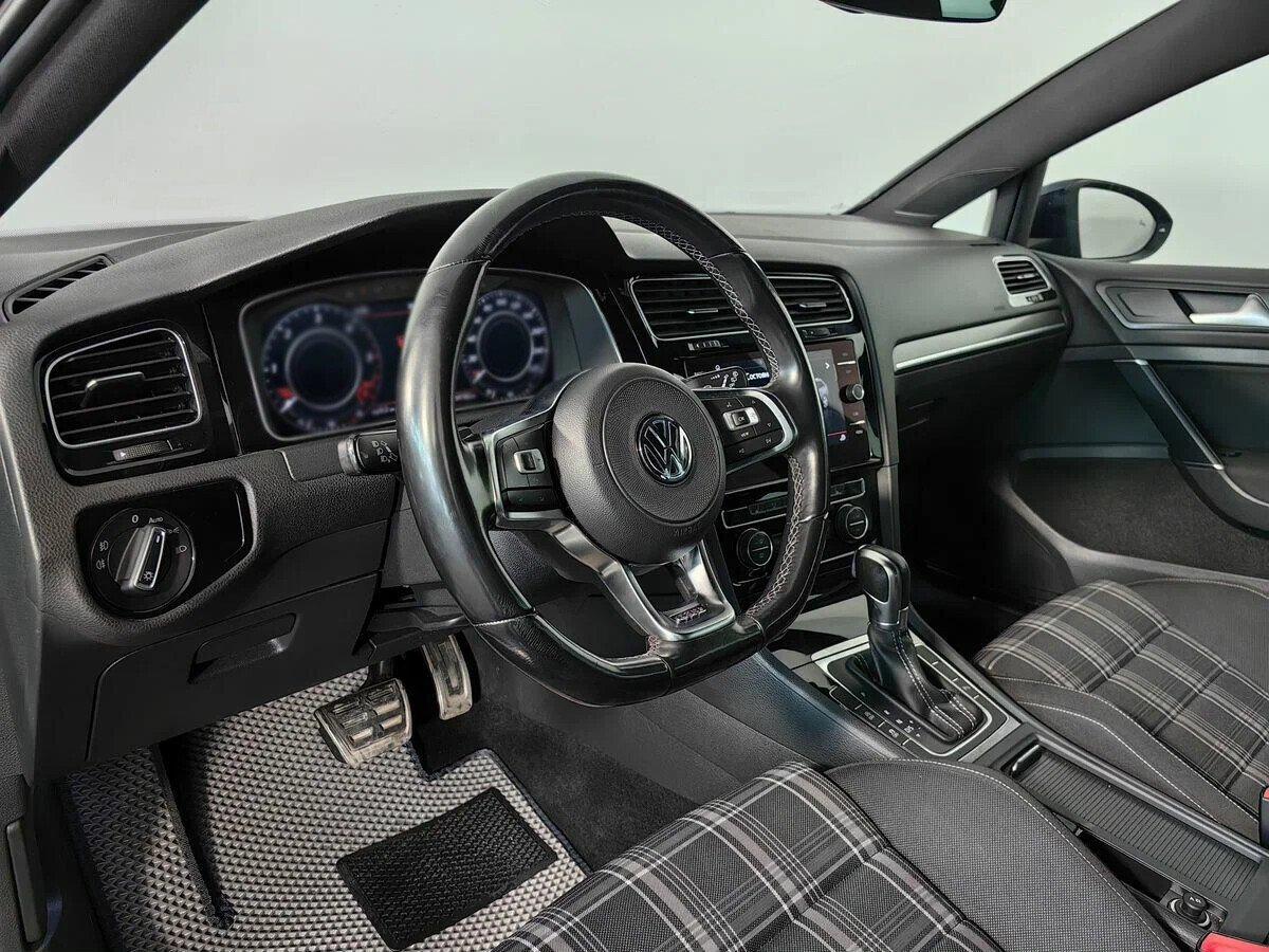 Volkswagen Golf 2019, синий