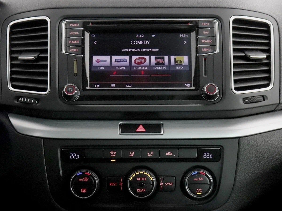 Volkswagen Sharan 2017, черный