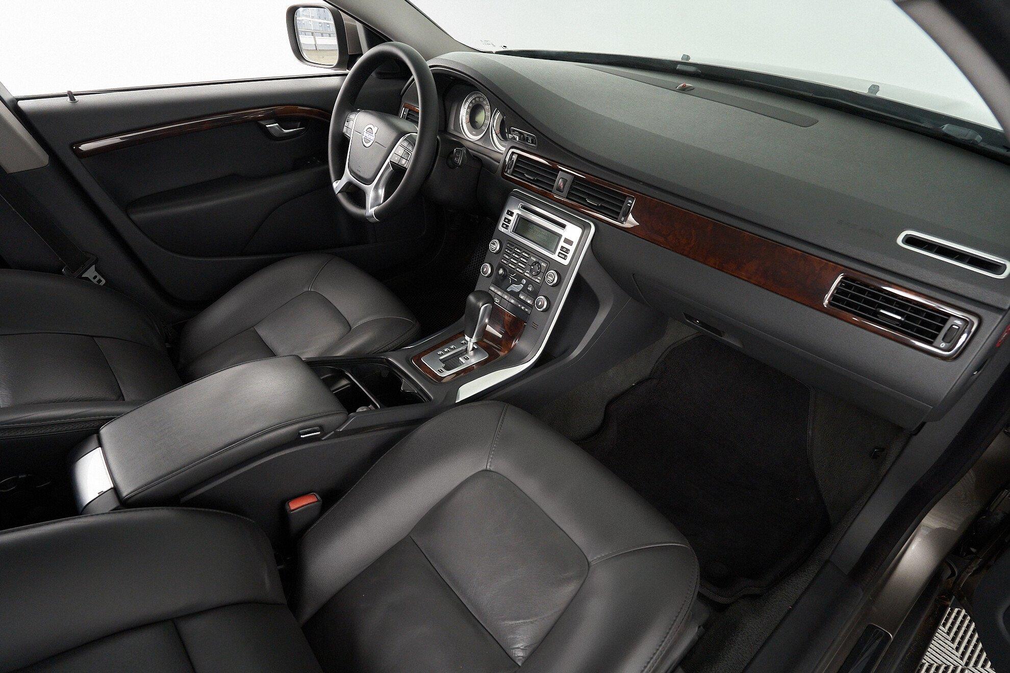 Volvo XC70 2011, коричневый