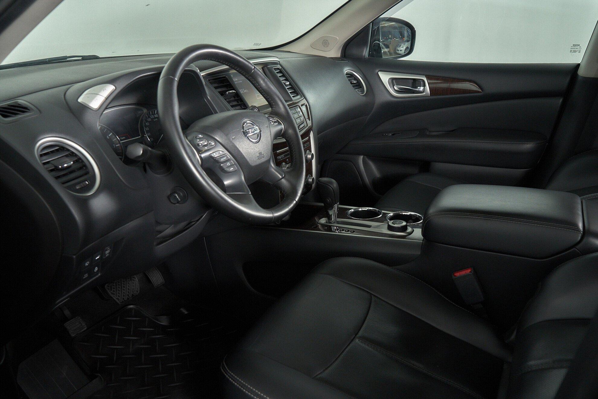 Nissan Pathfinder 2014, серый