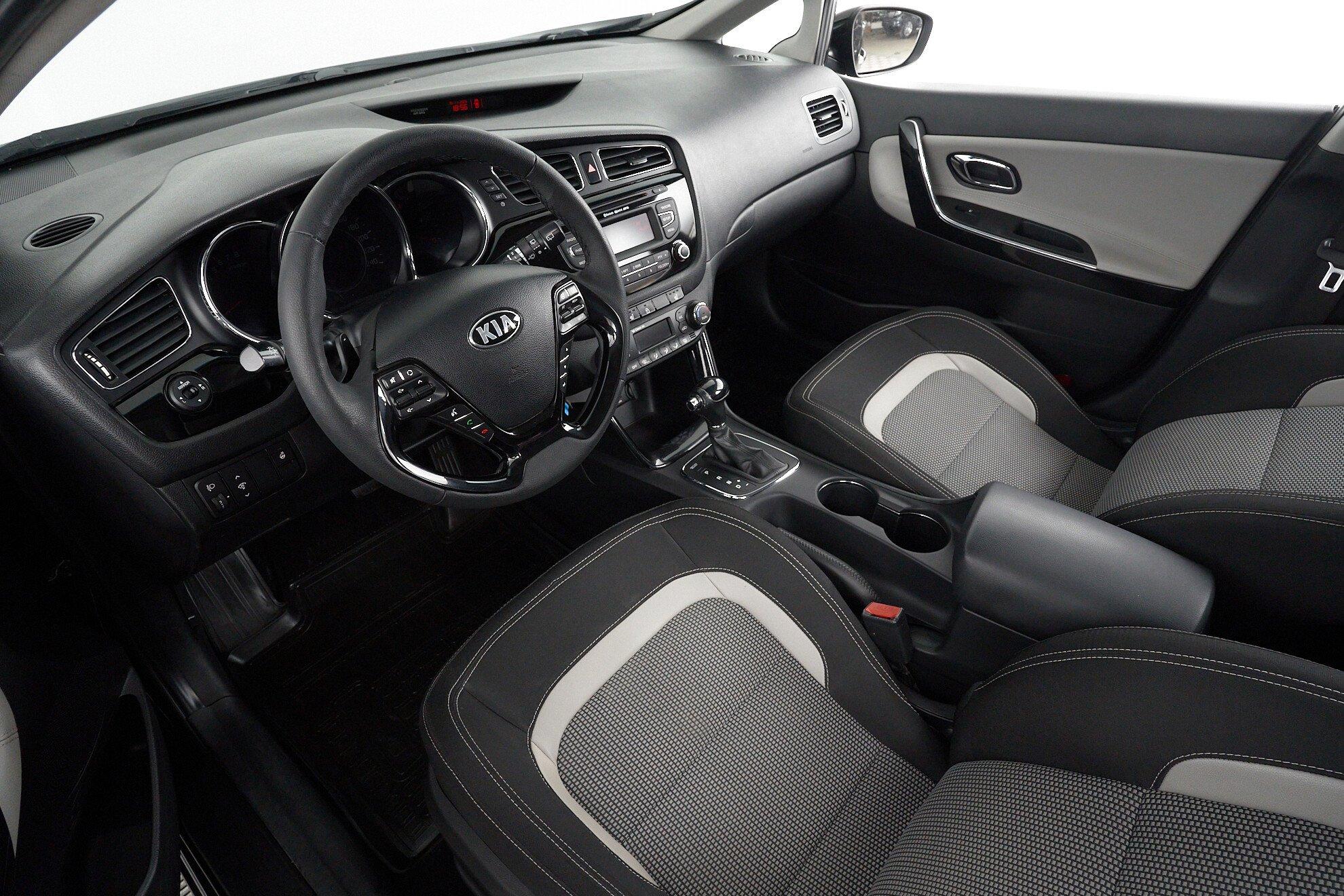 Kia Ceed 2015, черный