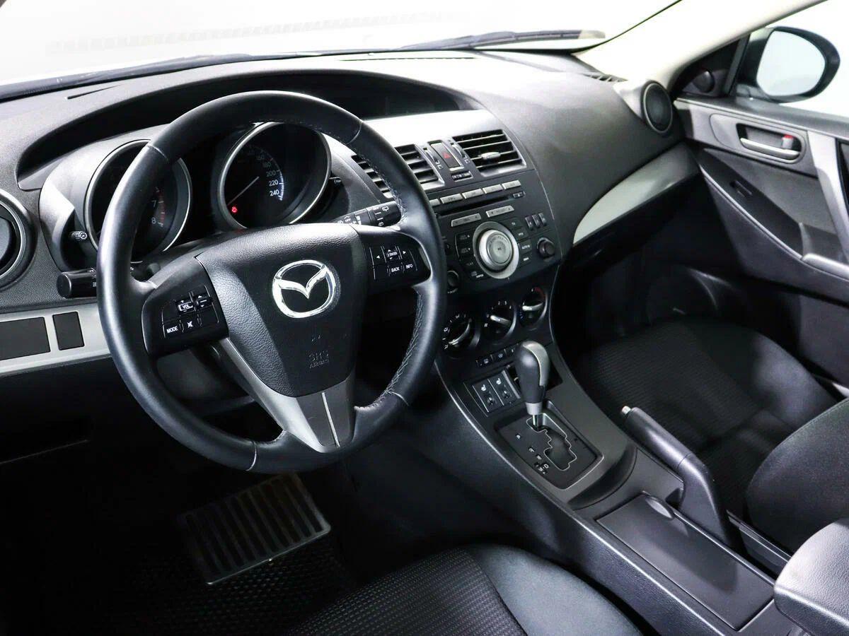 Mazda 3 2012, белый