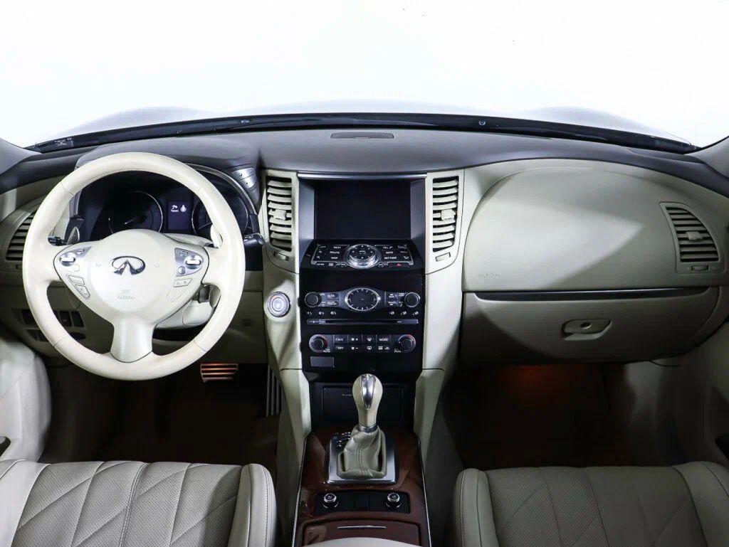Infiniti QX70 2015, черный