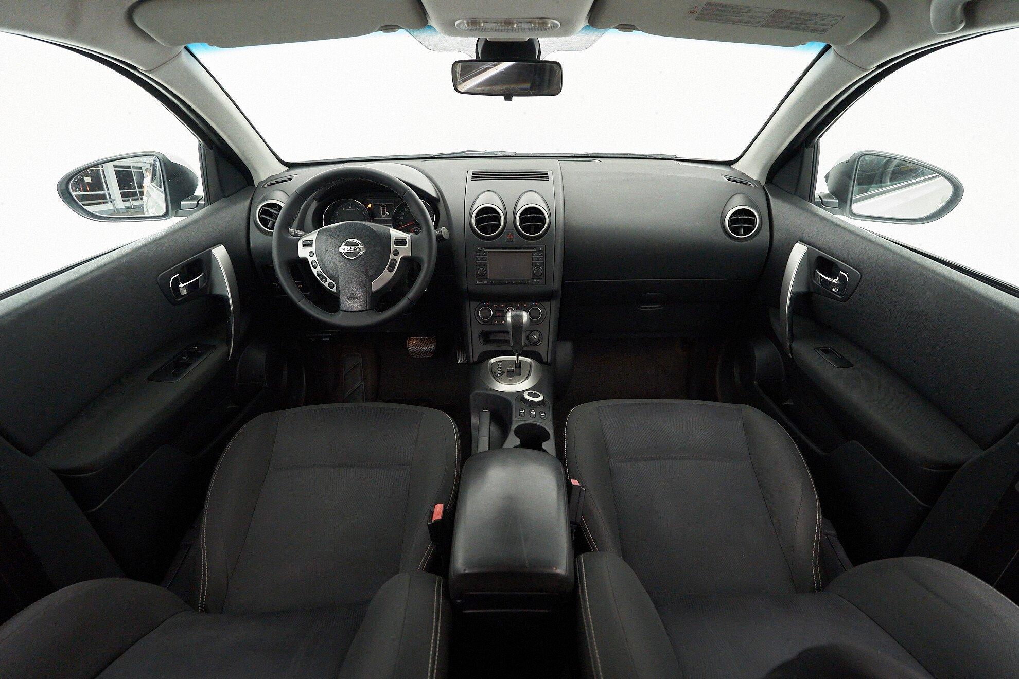 Nissan Qashqai 2012, белый