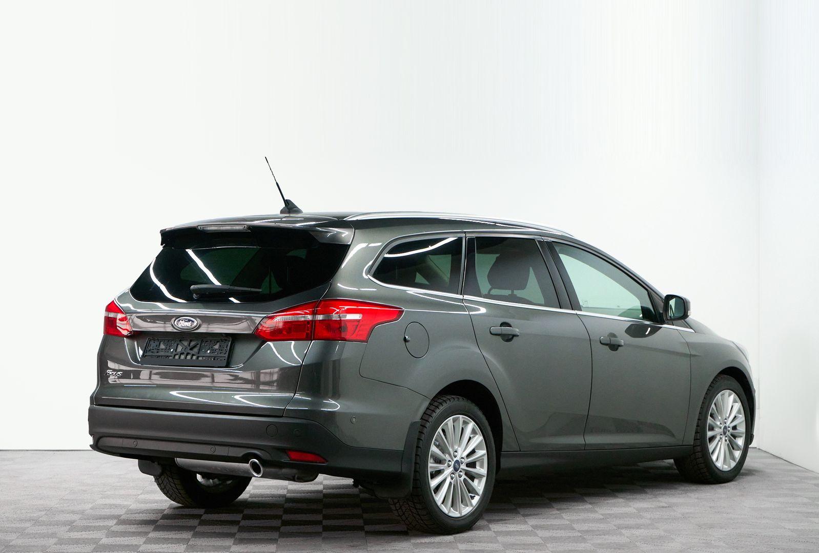 Ford Focus 2018, серый