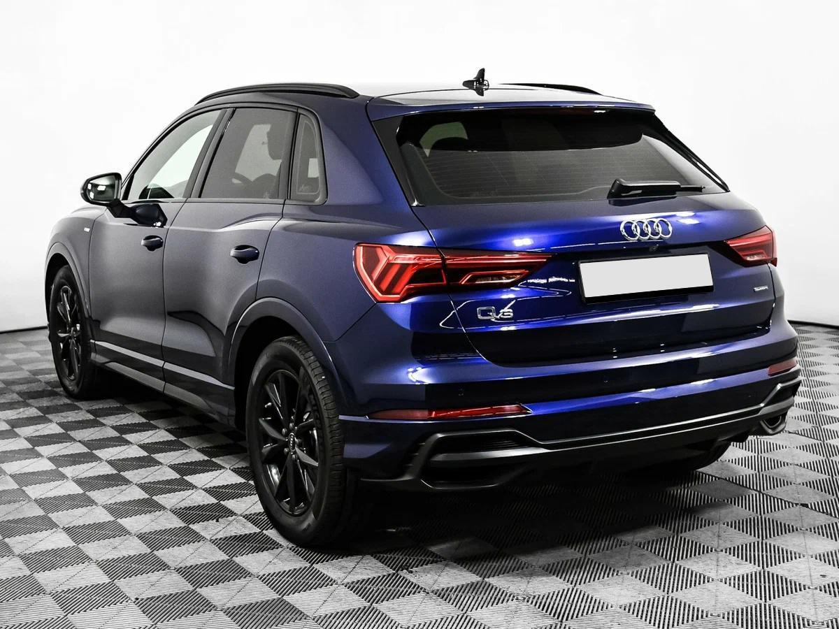 Audi Q3 2021, синий