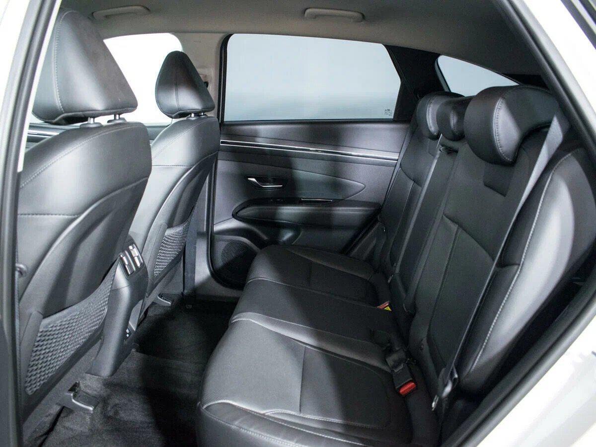 Hyundai Tucson 2023, белый
