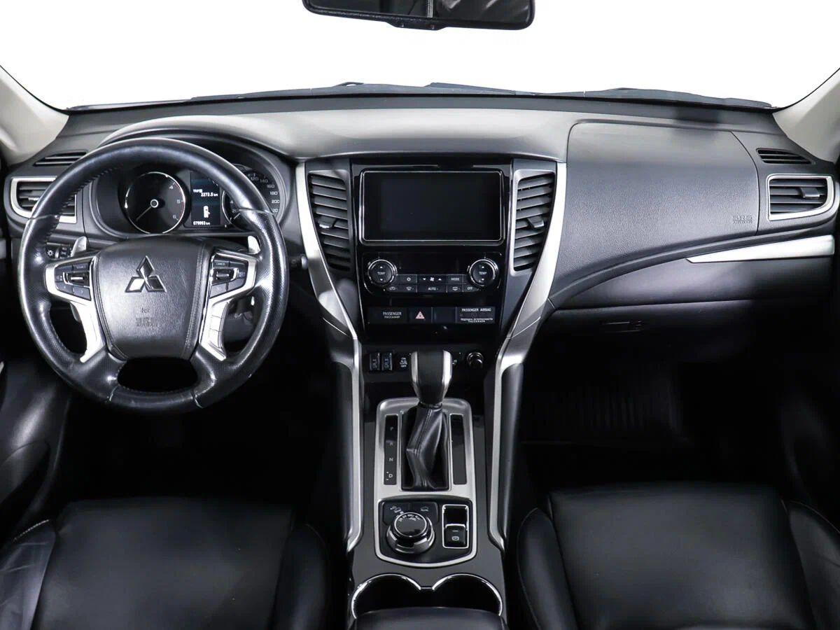 Mitsubishi Pajero Sport 2019, белый