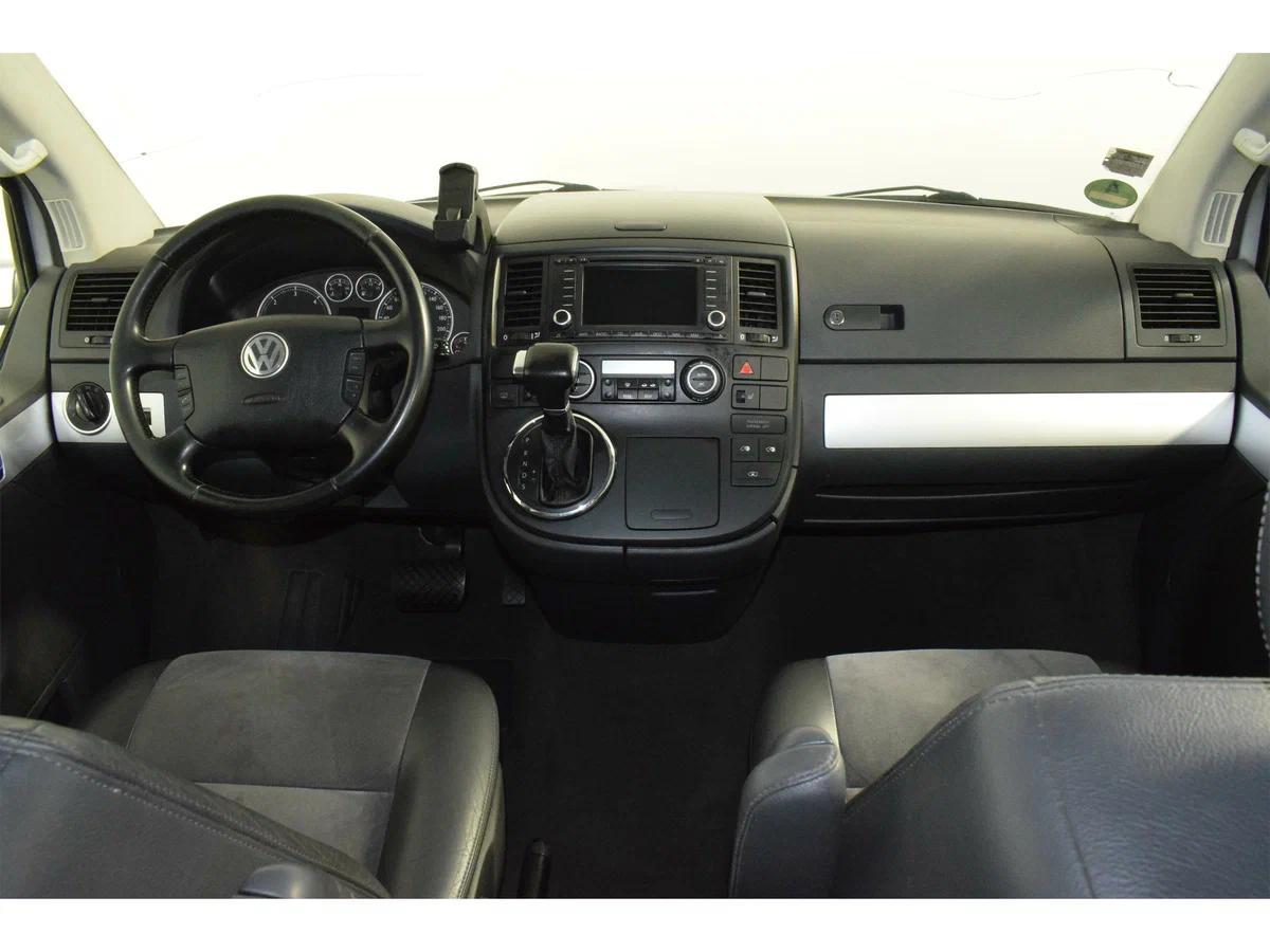 Volkswagen Multivan 2009, серебряный