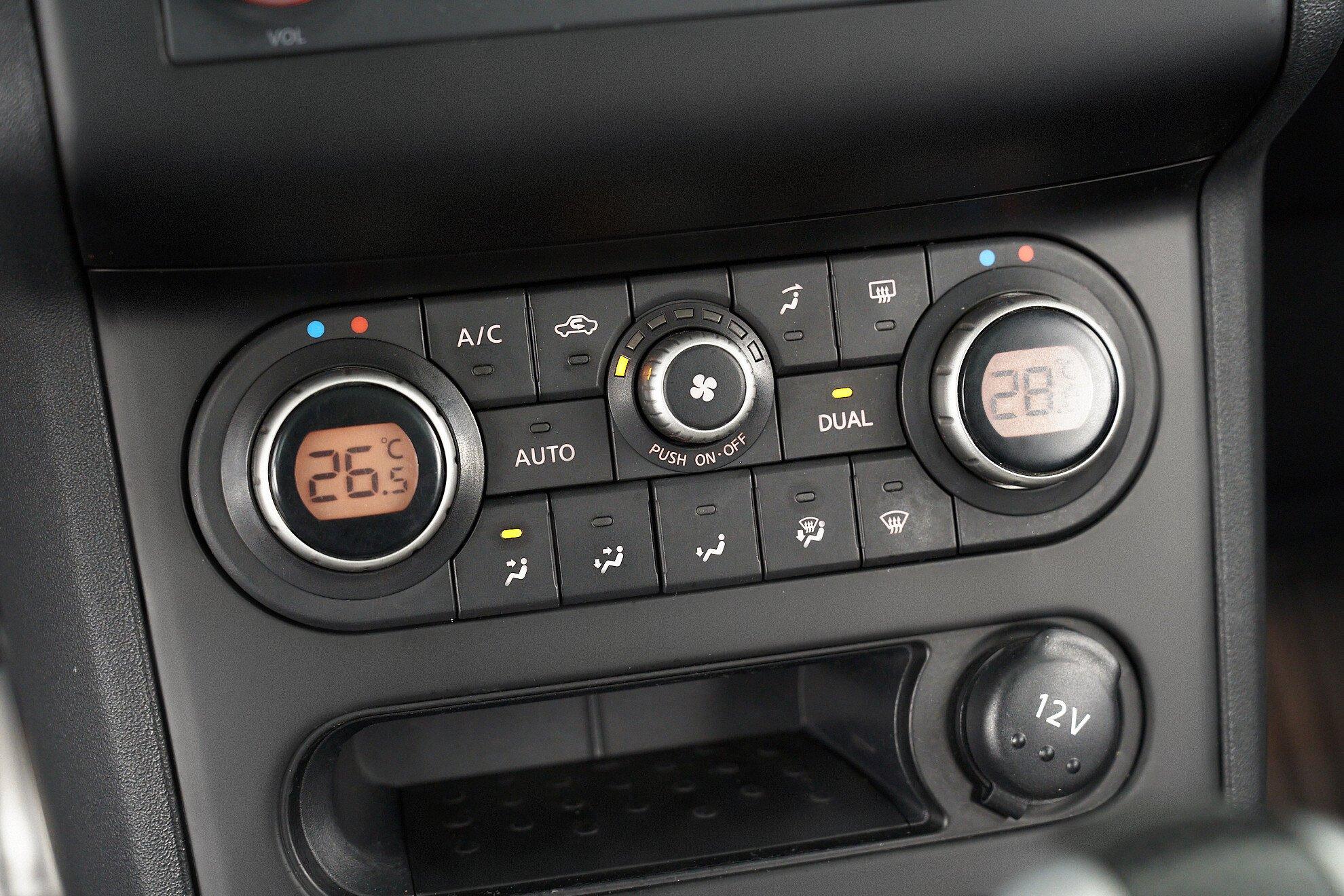 Nissan Qashqai 2012, черный