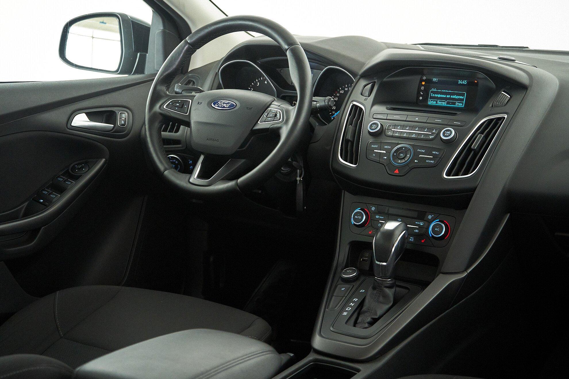 Ford Focus 2015, черный