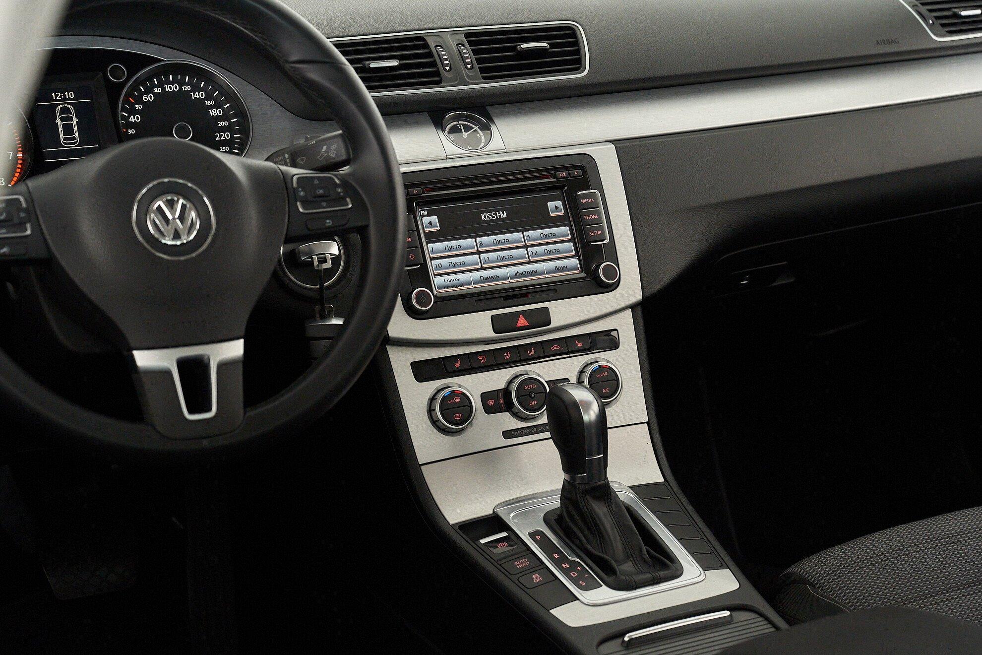 Volkswagen Passat CC 2012, черный