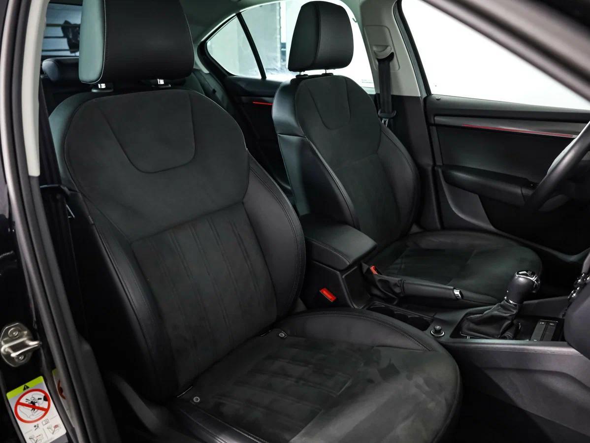 Skoda Octavia 2019, черный