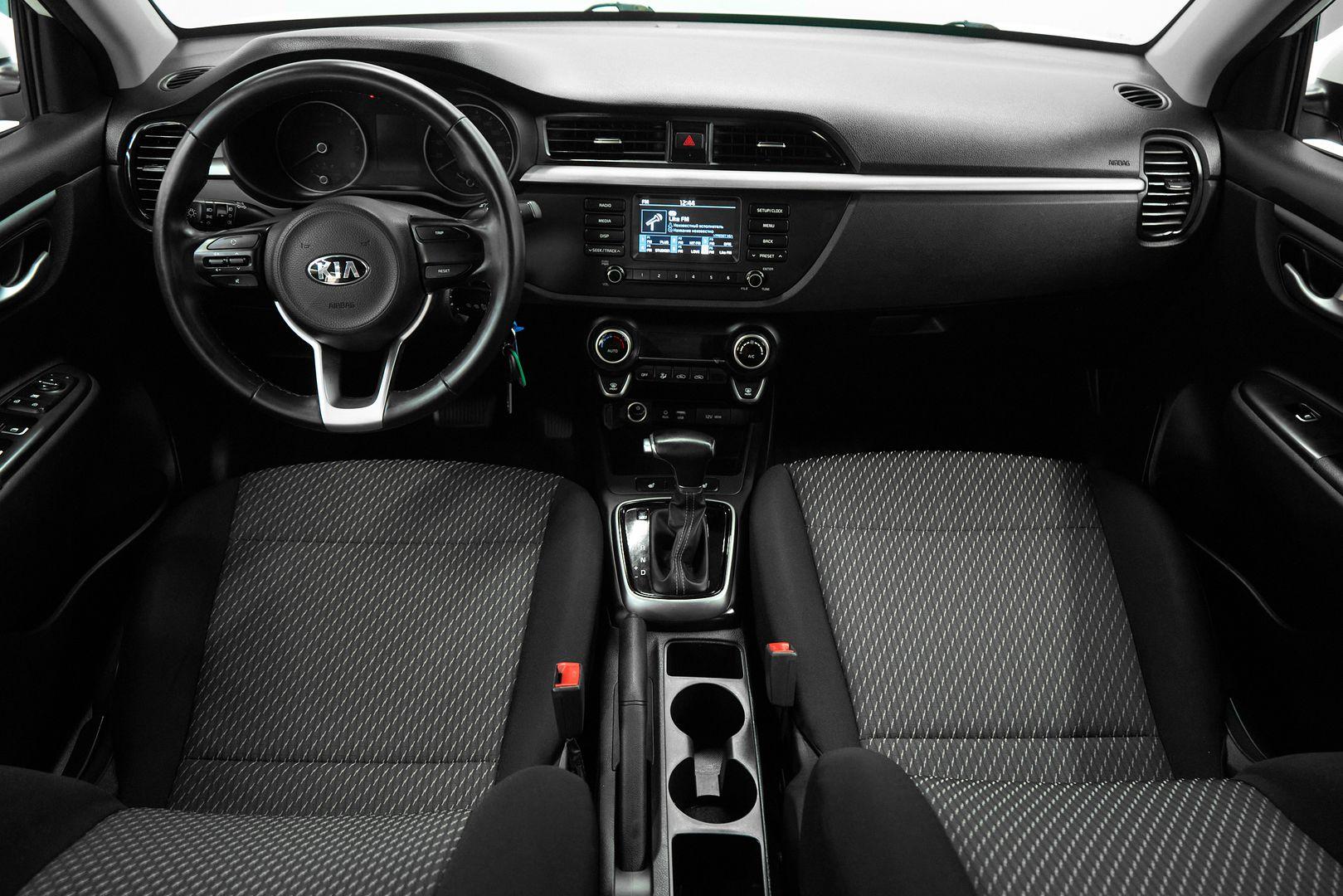 Kia Rio 2018, белый