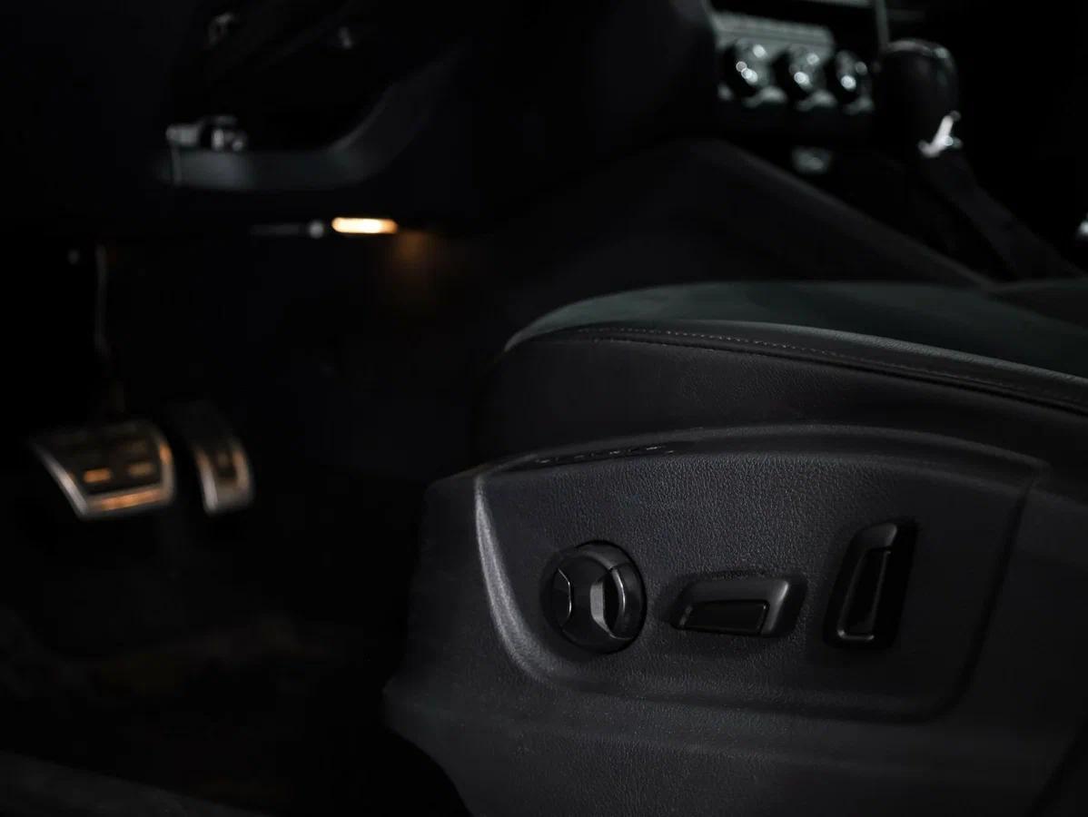 Skoda Octavia 2019, черный