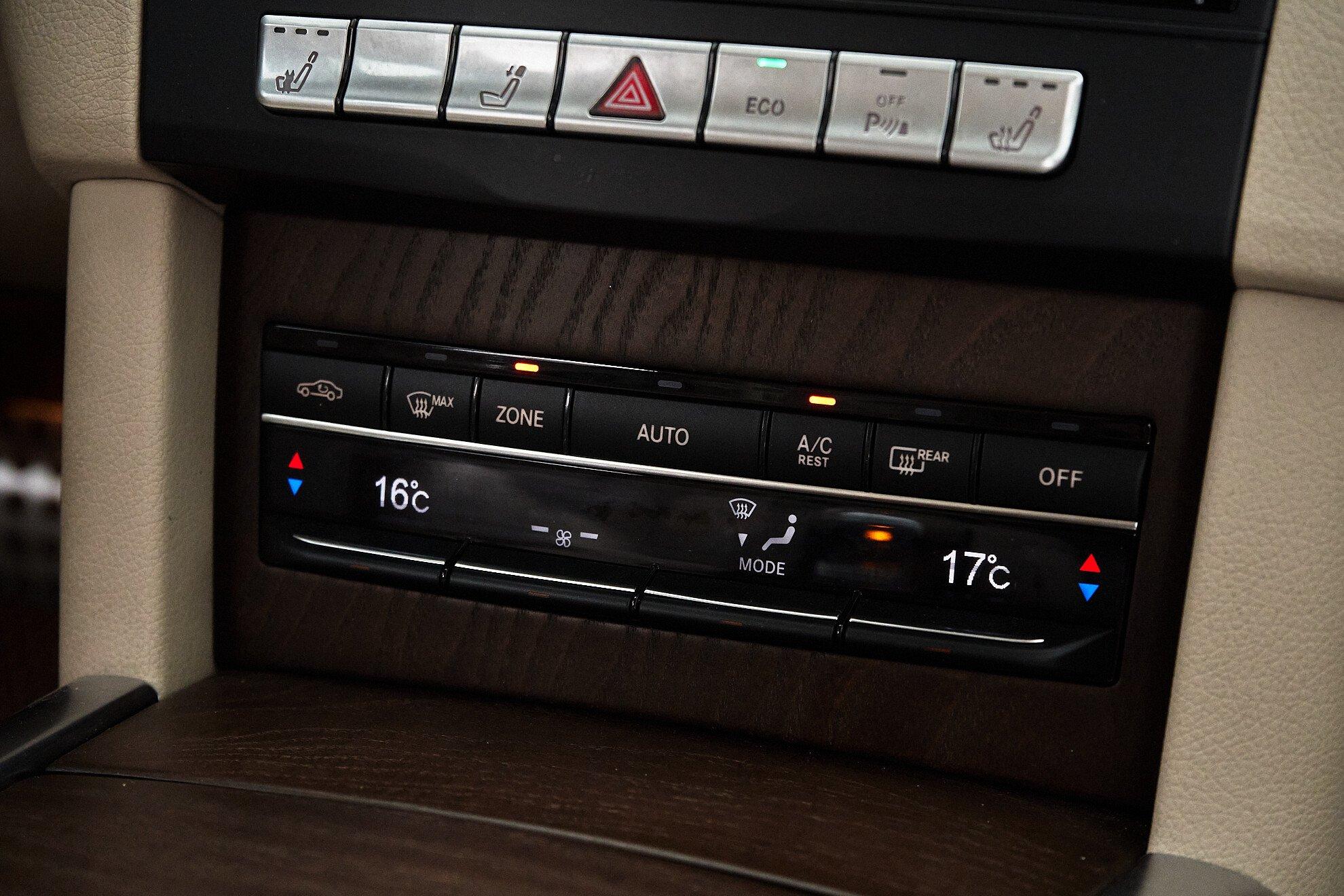 Mercedes-Benz E-Класс 2013, белый