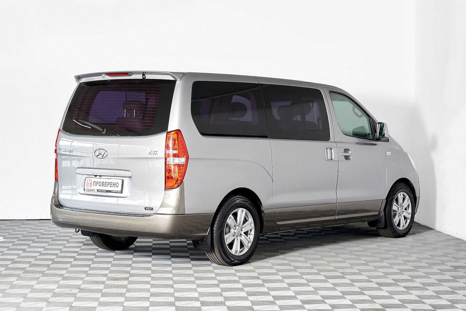 Hyundai Grand Starex 2013, серебряный
