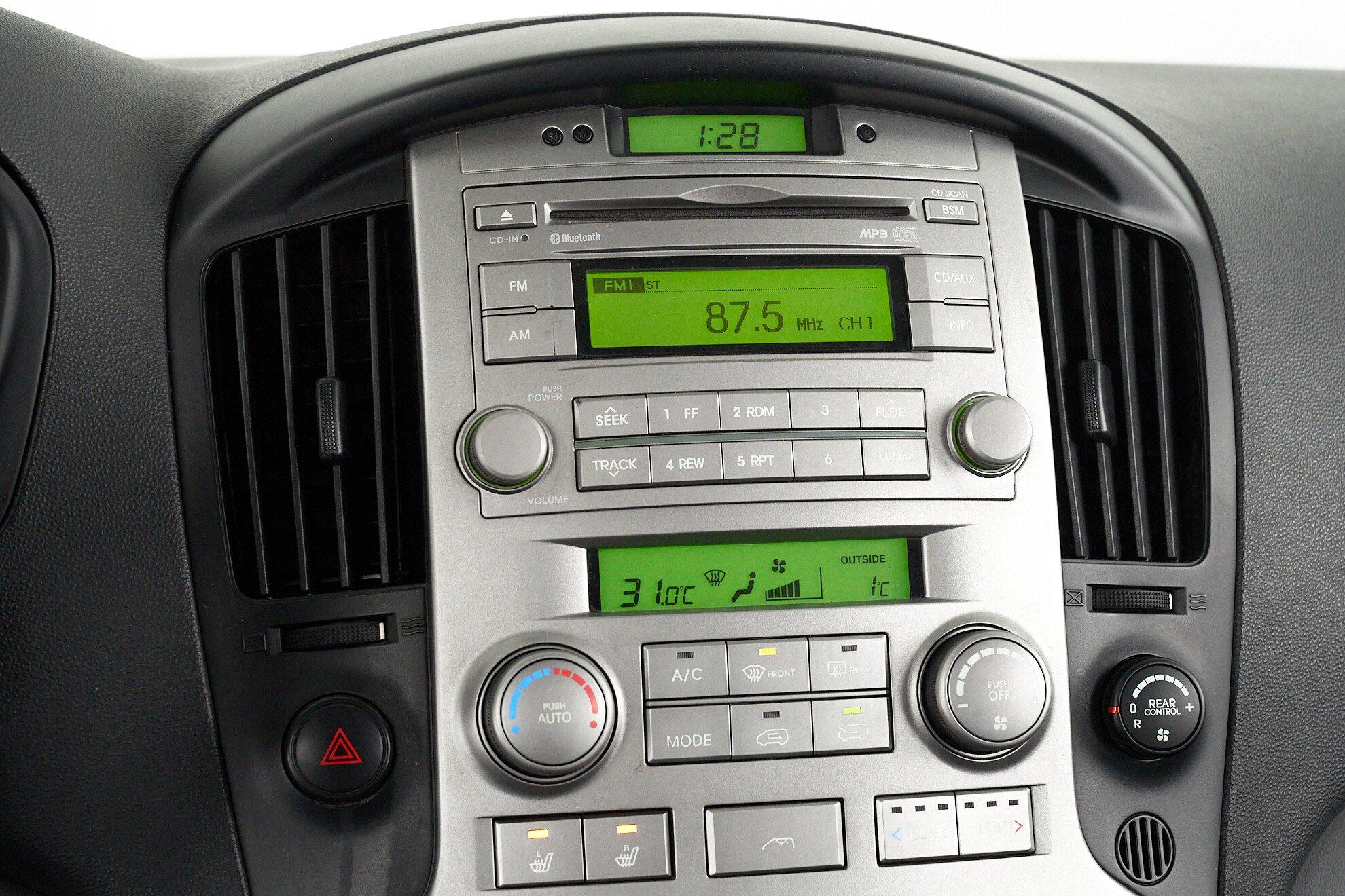 Hyundai Grand Starex 2011, черный