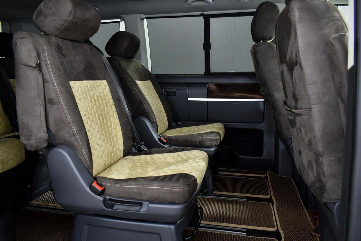 Volkswagen Multivan 2013, красный