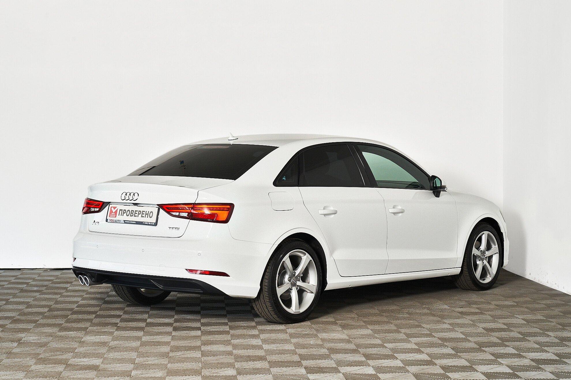 Audi A3 2018, белый