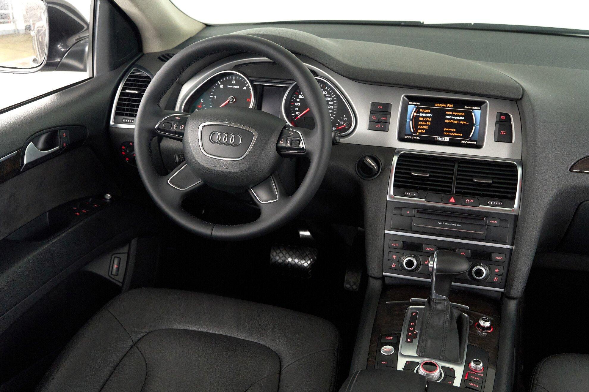 Audi Q7 2014, черный