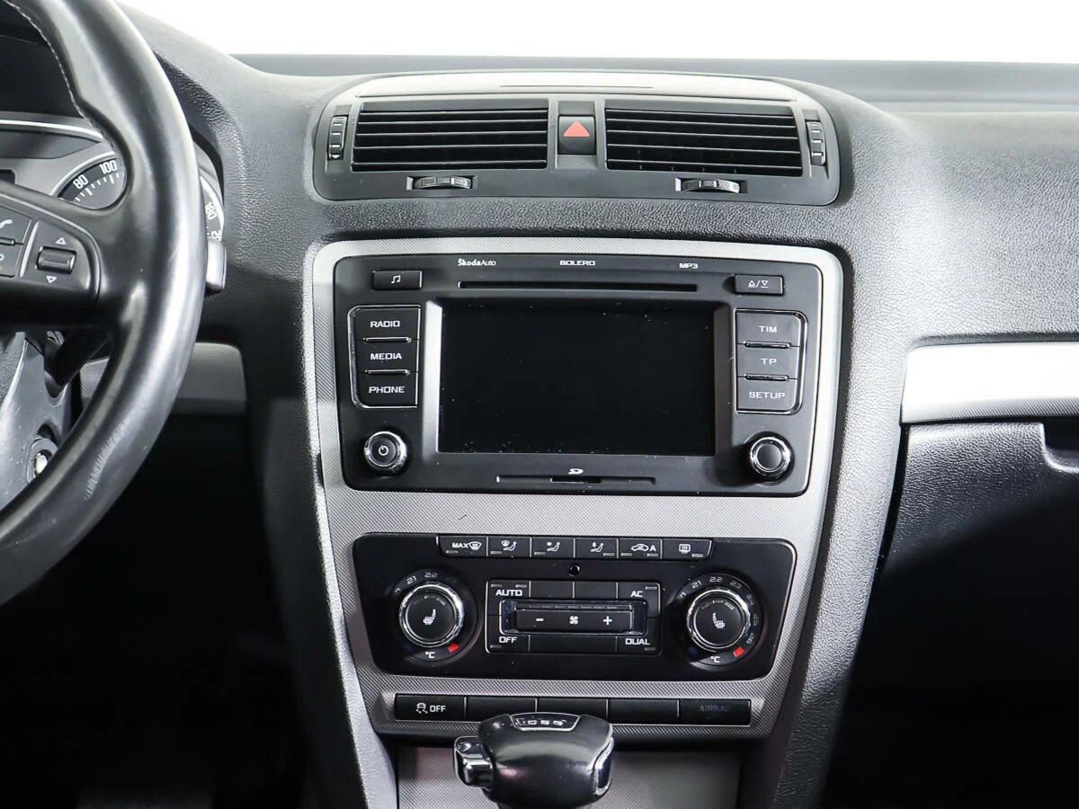 Skoda Octavia 2012, серебряный