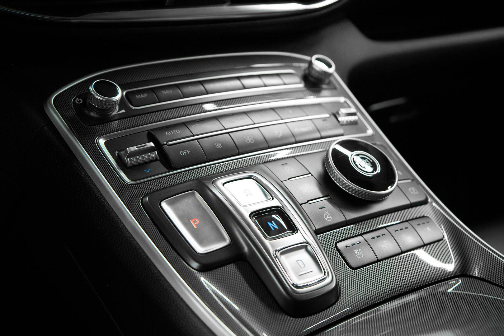 Hyundai Santa Fe 2020, белый
