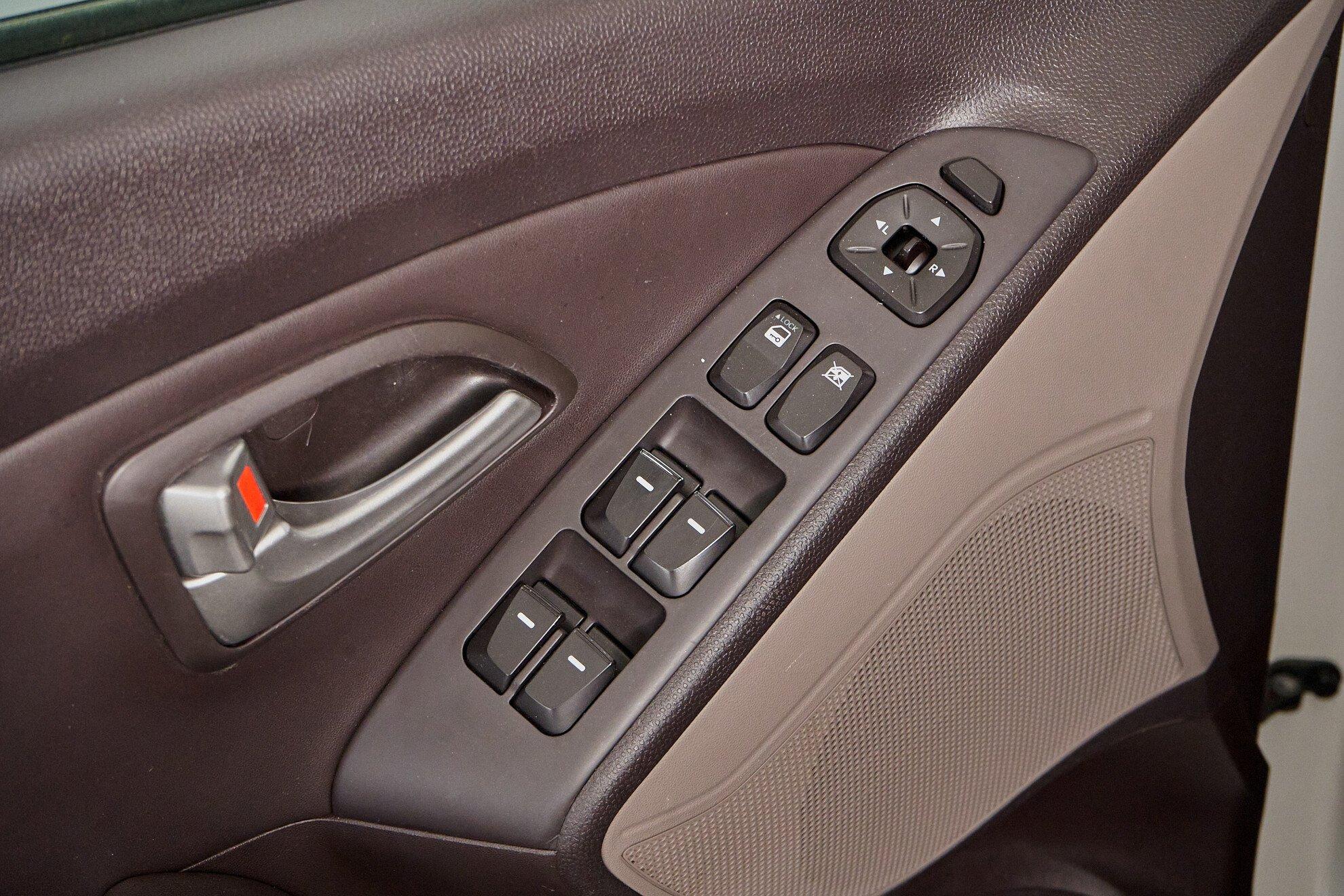 Hyundai ix35 2012, белый