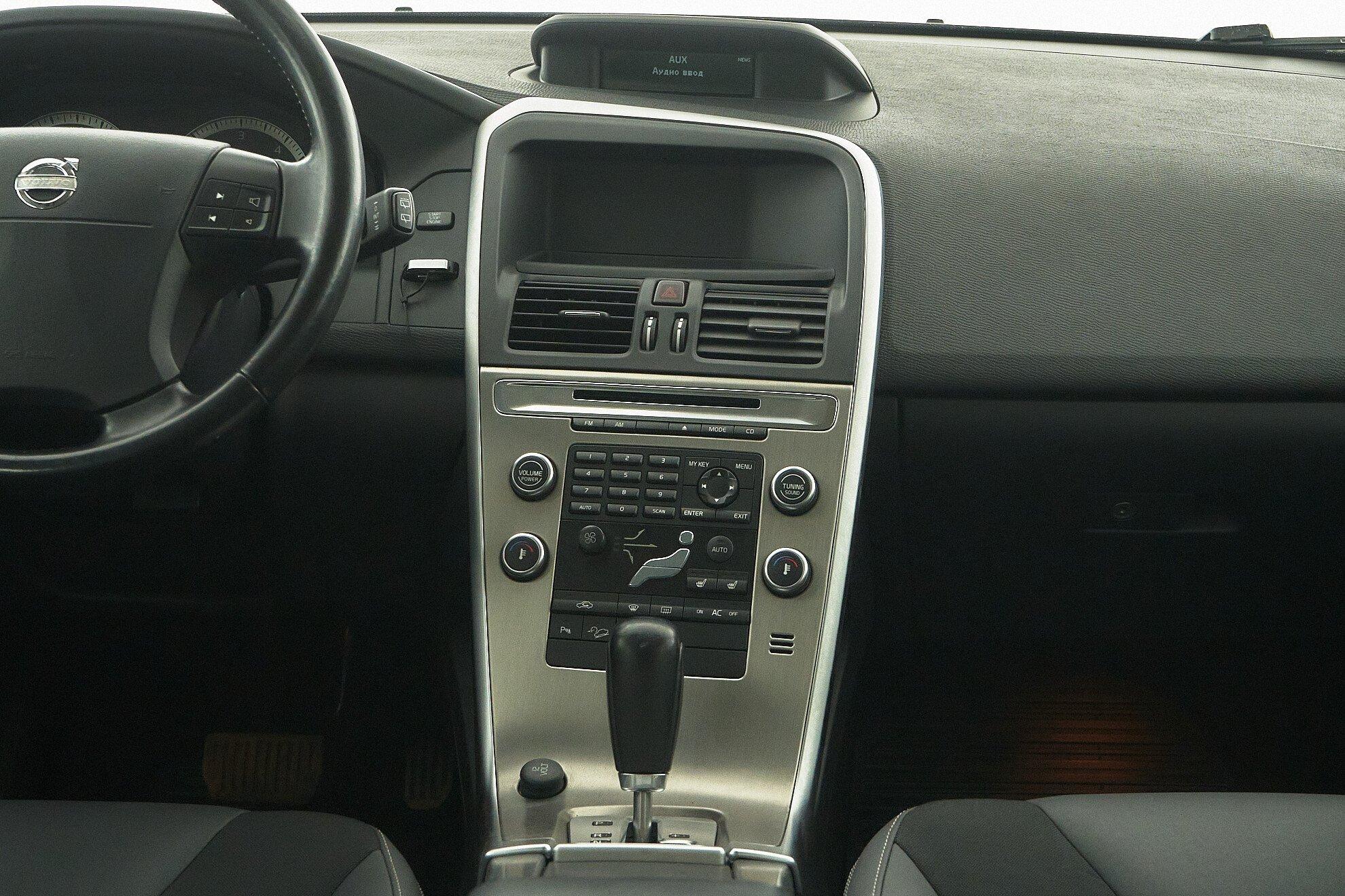 Volvo XC60 2013, серый