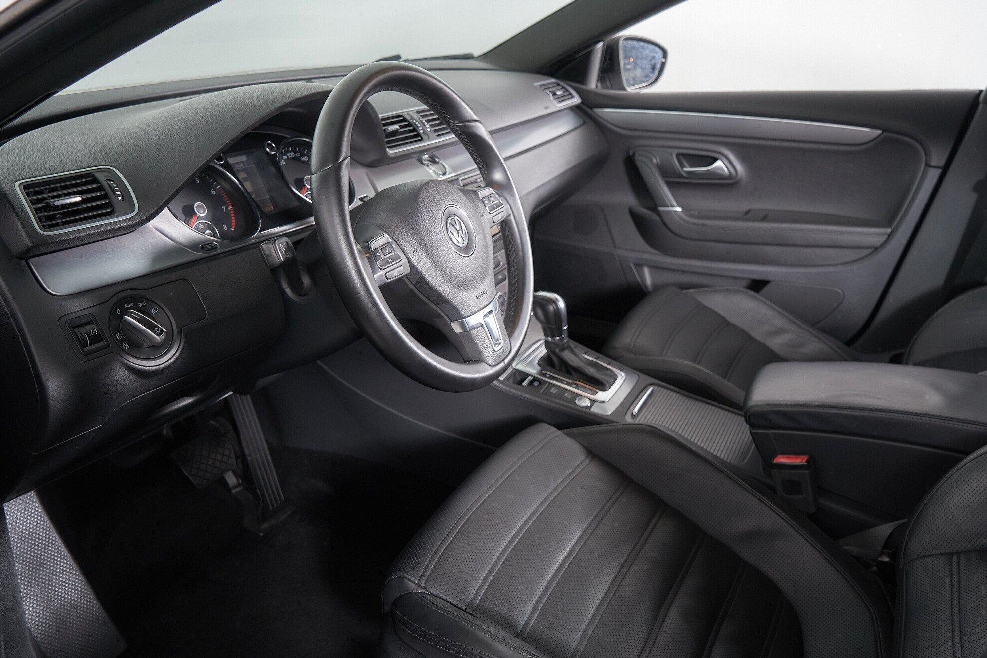 Volkswagen Passat CC 2015, черный