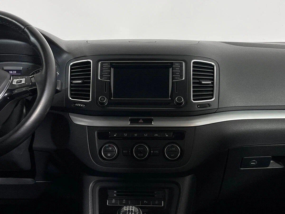 Volkswagen Sharan 2018, черный
