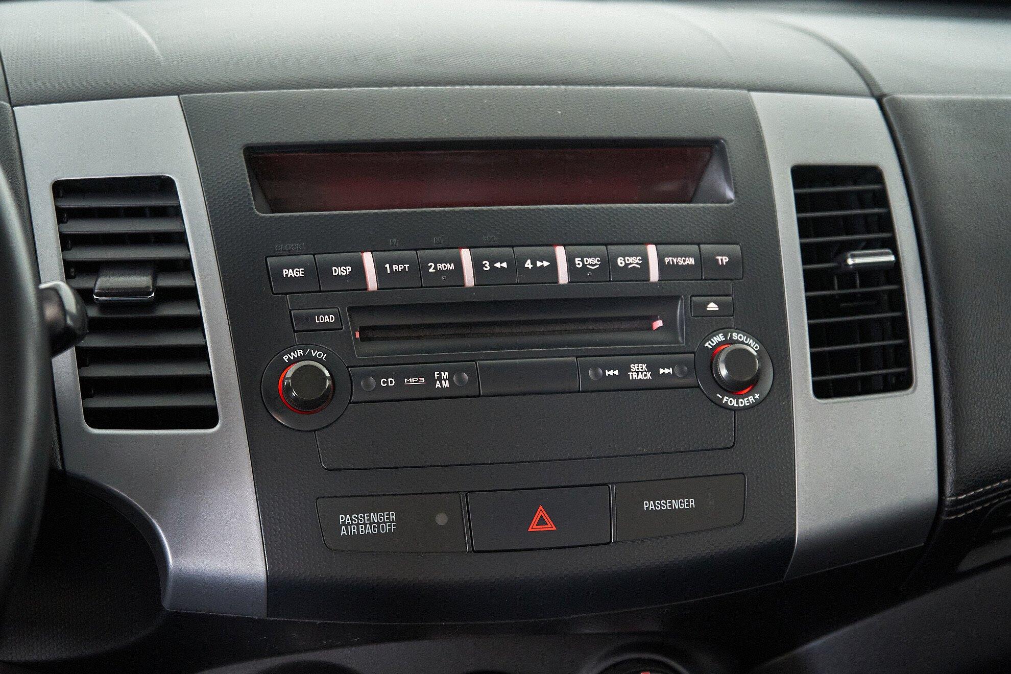 Mitsubishi Outlander 2011, коричневый