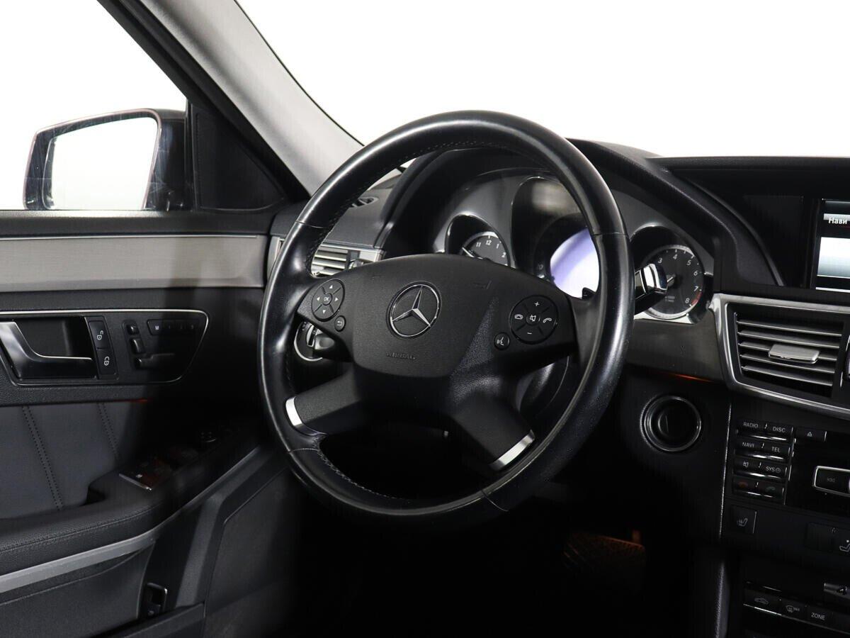 Mercedes-Benz E-Класс 2013, коричневый