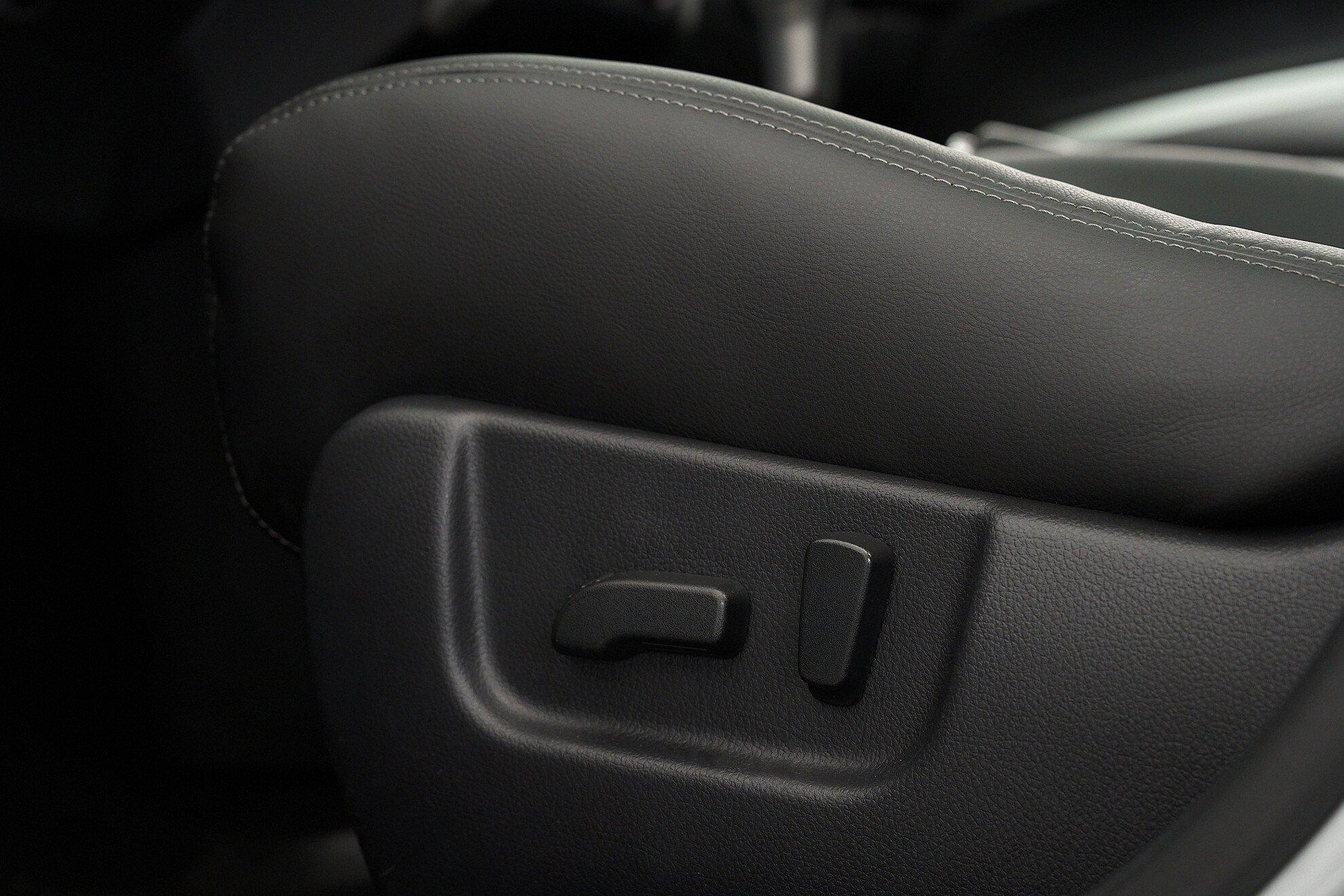 Nissan X-Trail 2011, серебряный