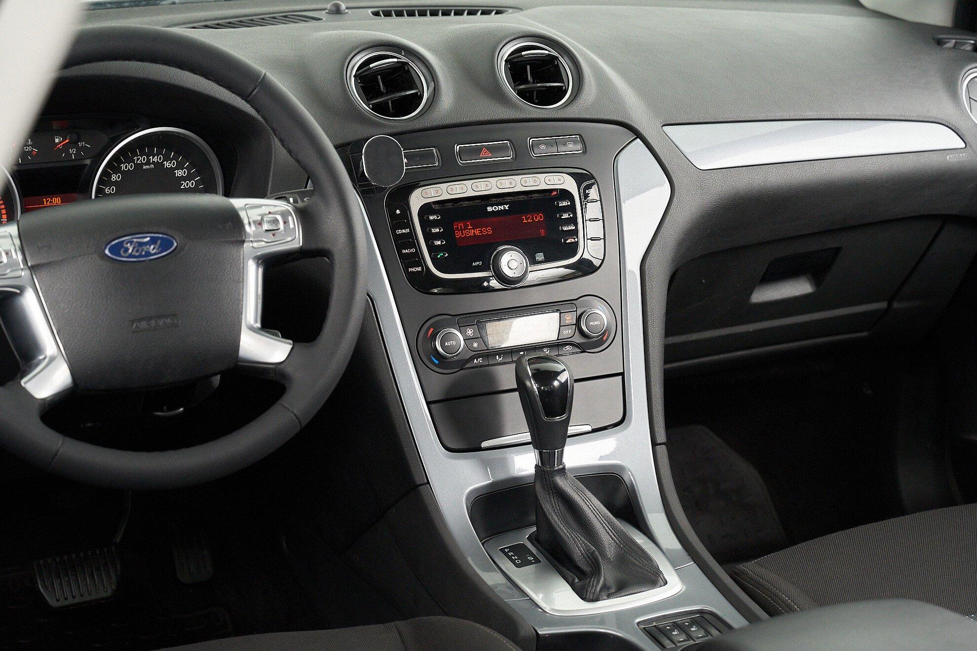 Ford Mondeo 2011, черный
