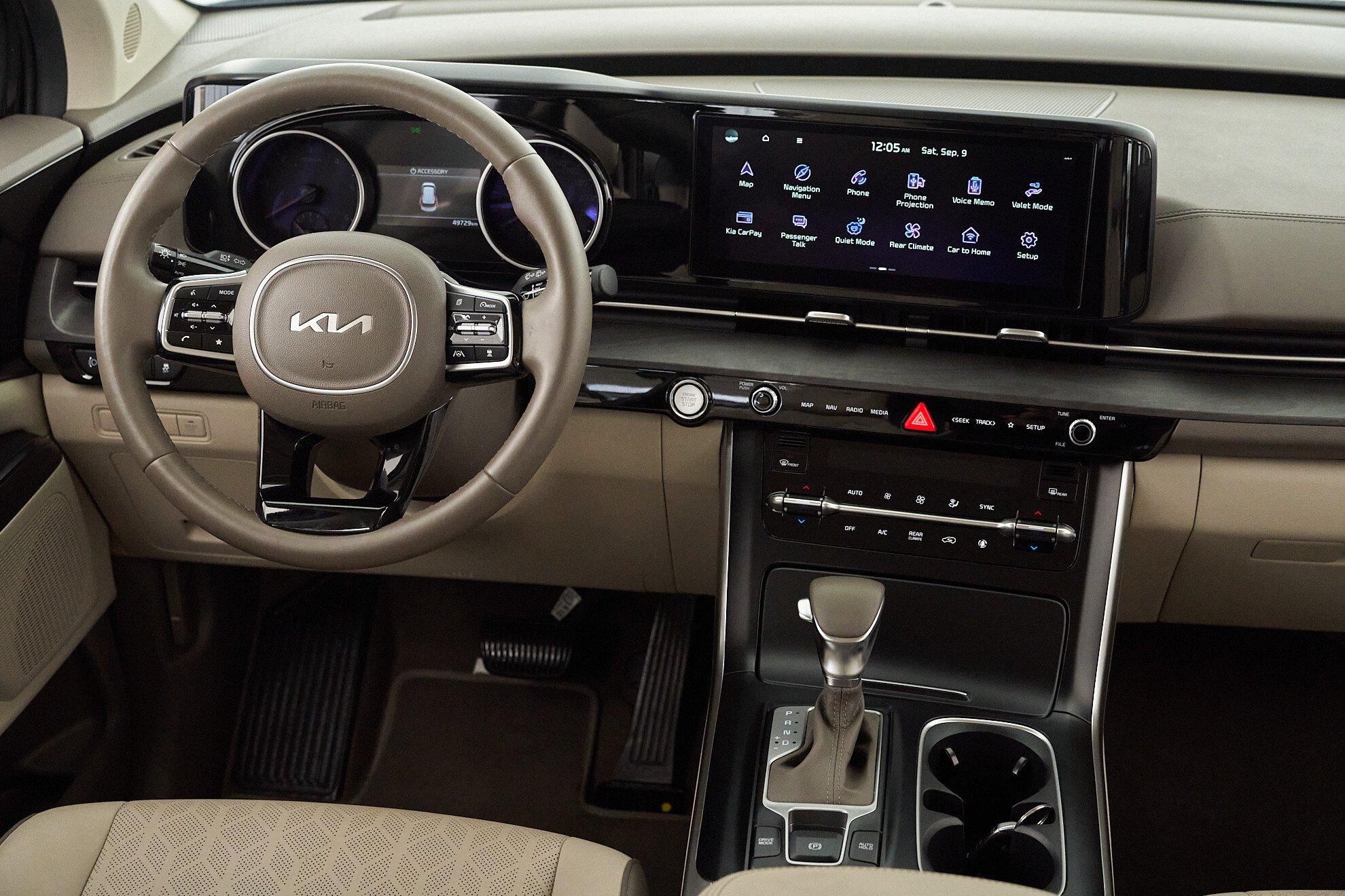 Kia Carnival 2022, черный