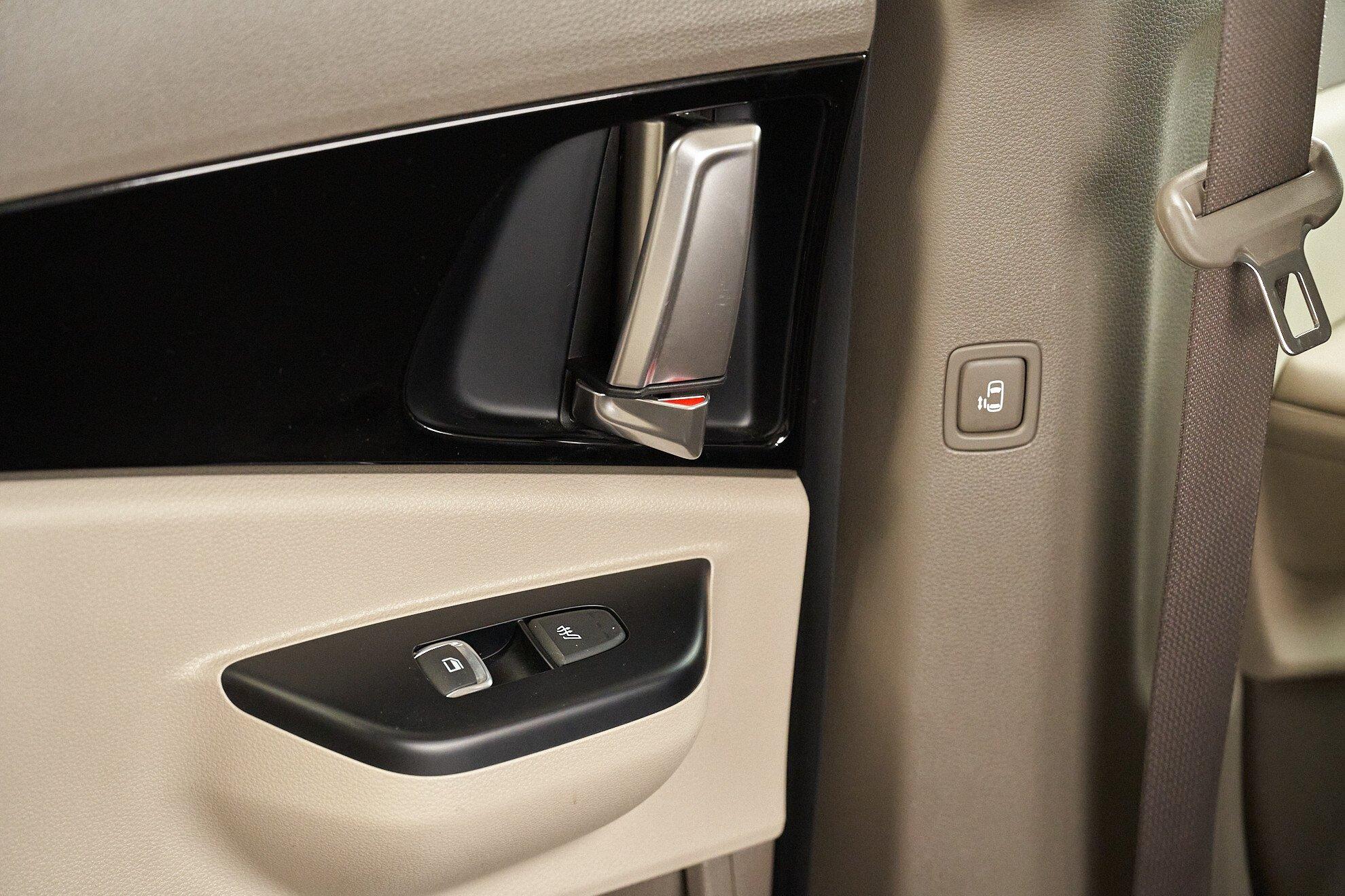 Kia Carnival 2021, белый