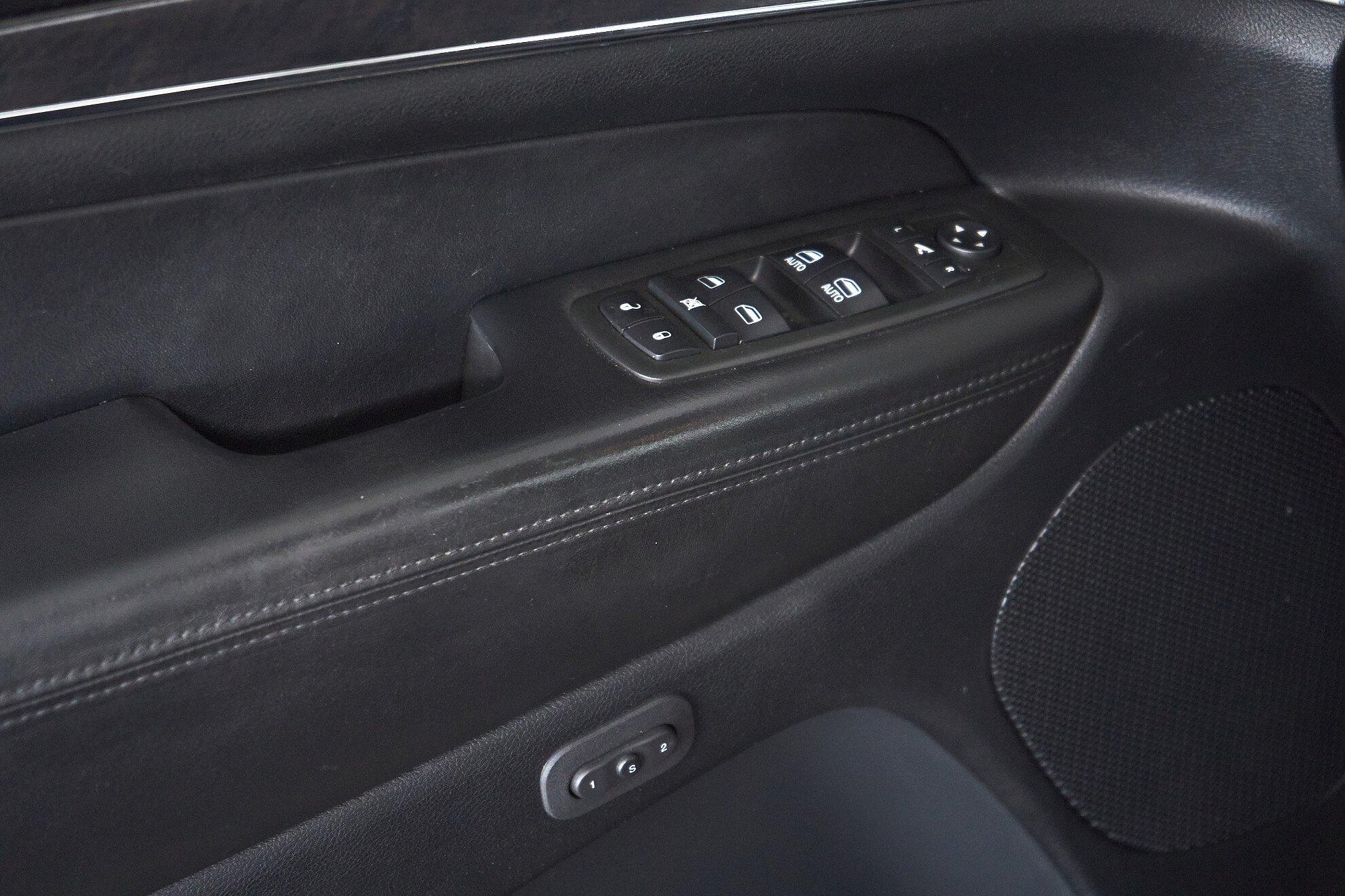 Jeep Grand Cherokee 2011, серый