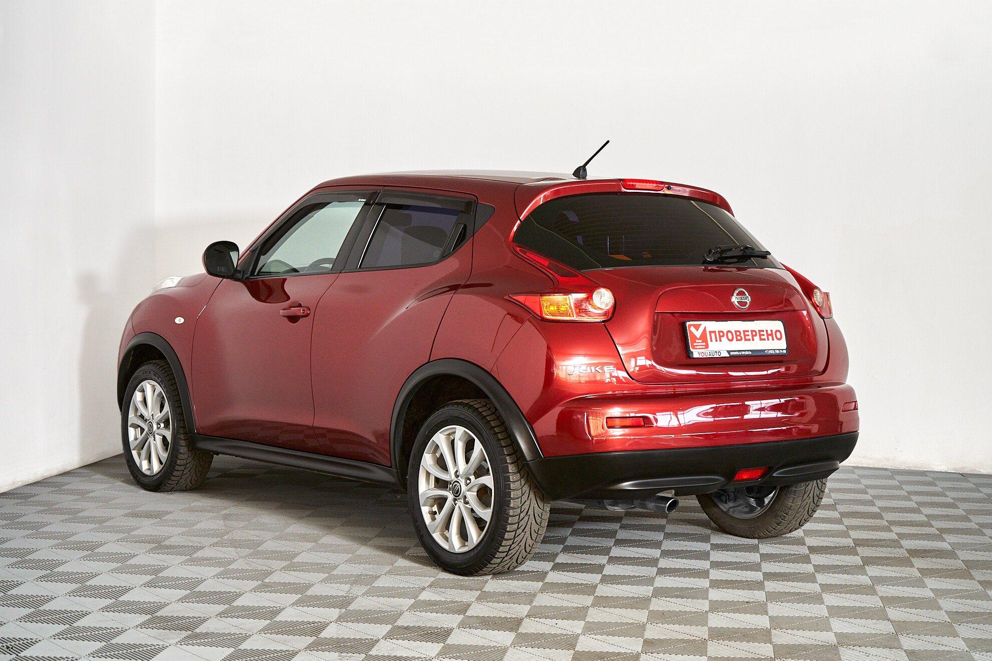 Nissan Juke 2014, красный