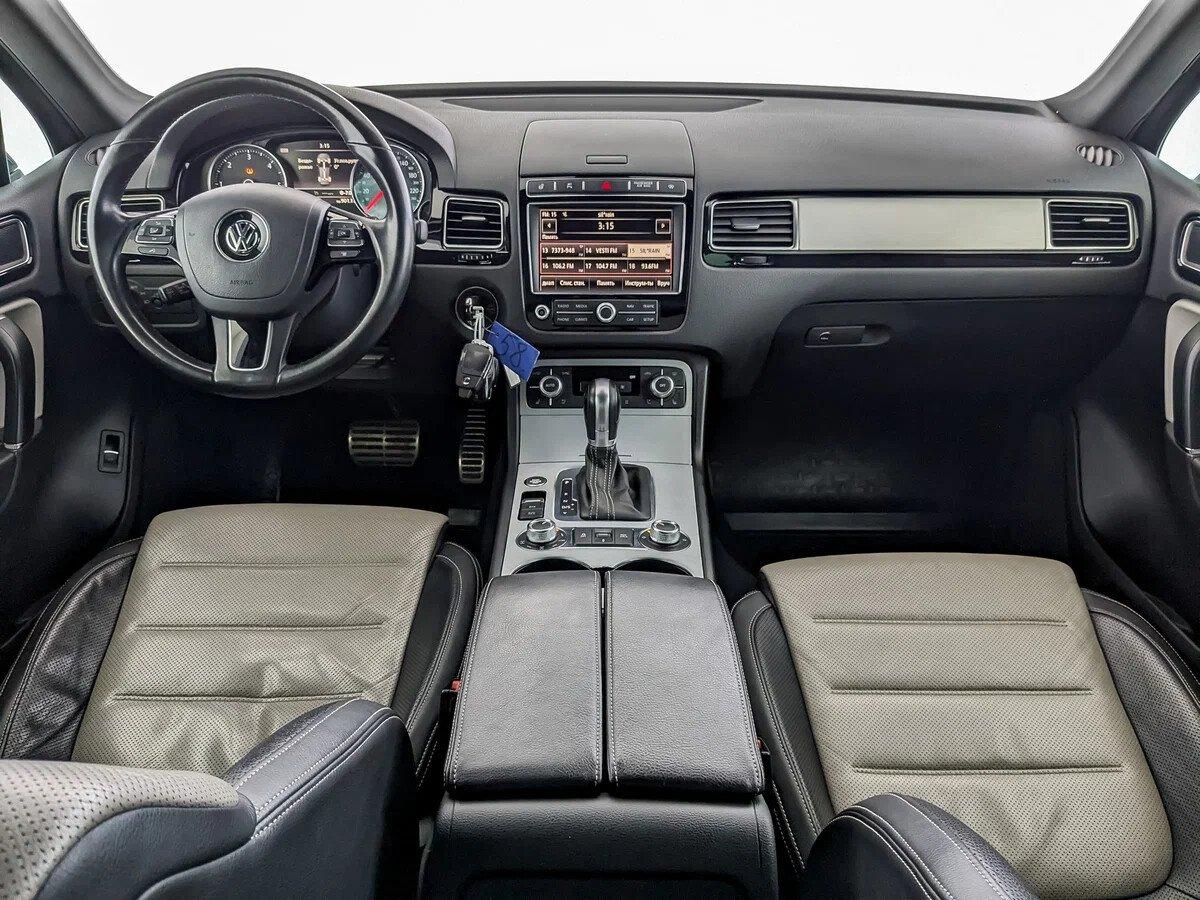 Volkswagen Touareg 2018, синий