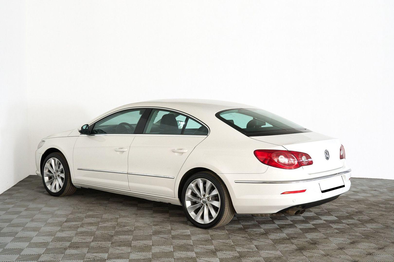 Volkswagen Passat CC 2011, белый