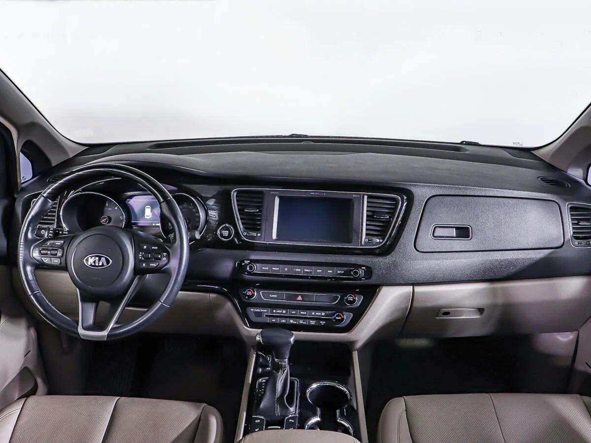 Kia Carnival 2019, пурпурный