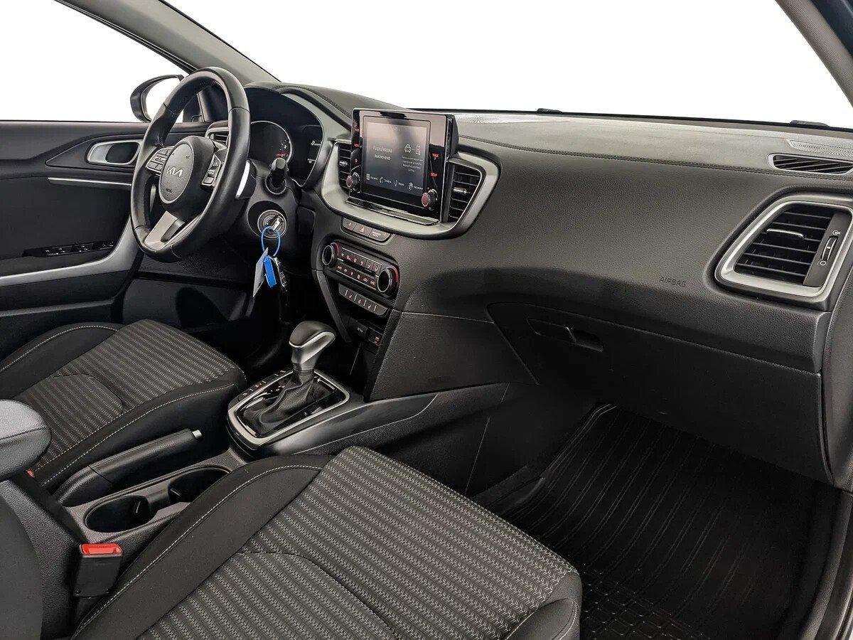 Kia Ceed 2022, белый