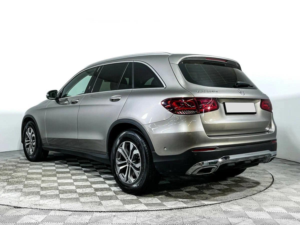 Mercedes-Benz GLC 2021, серый