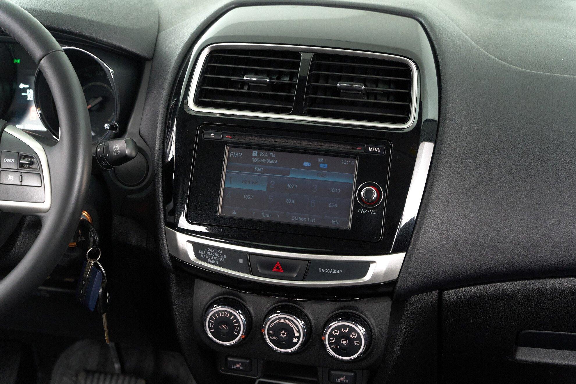 Mitsubishi ASX 2014, белый
