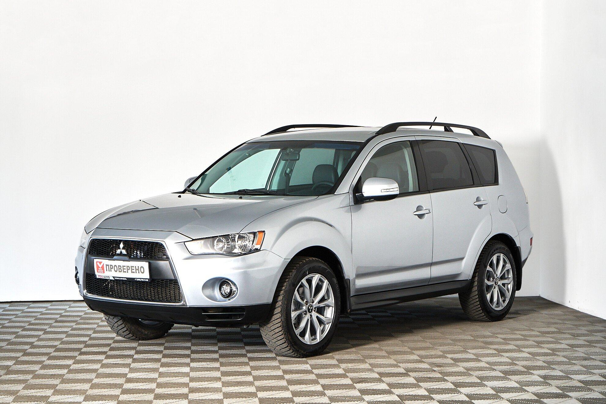 Mitsubishi Outlander 2010, серебряный