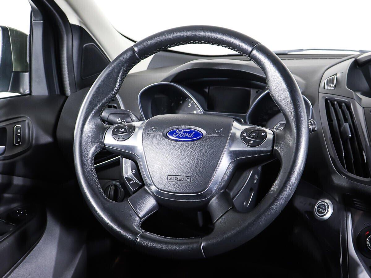 Ford Kuga 2016, зеленый