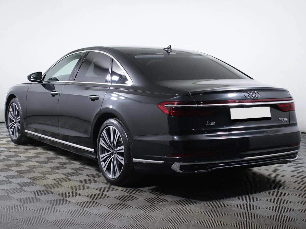 Audi A8 2021, черный