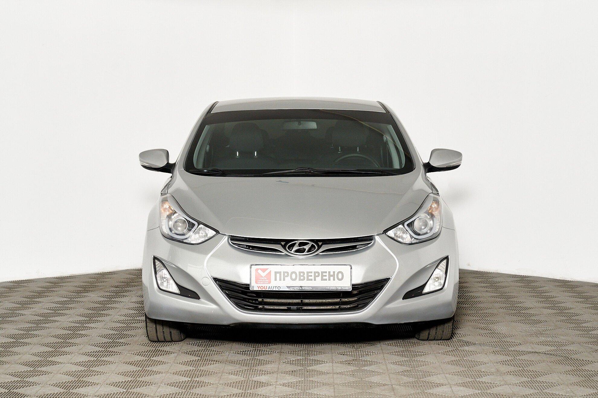 Hyundai Elantra 2015, серебряный